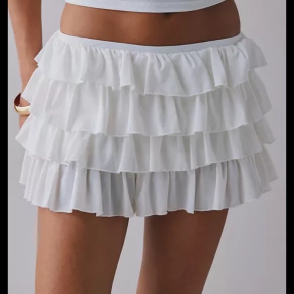 OUT FROM UNDER Urban Outfitters Cloud Dancer White Ruffled Mini Skirt Size Large - Picture 1 of 6